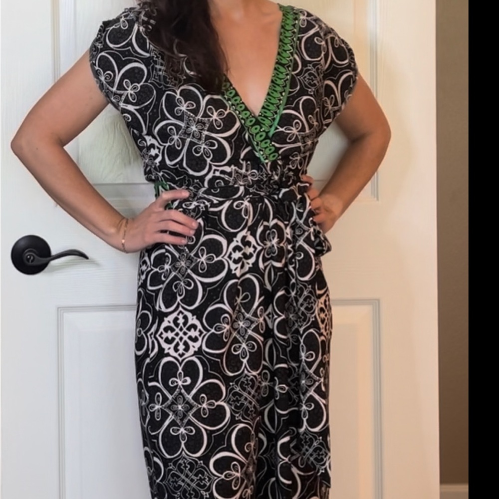 Roulette V neck Dress